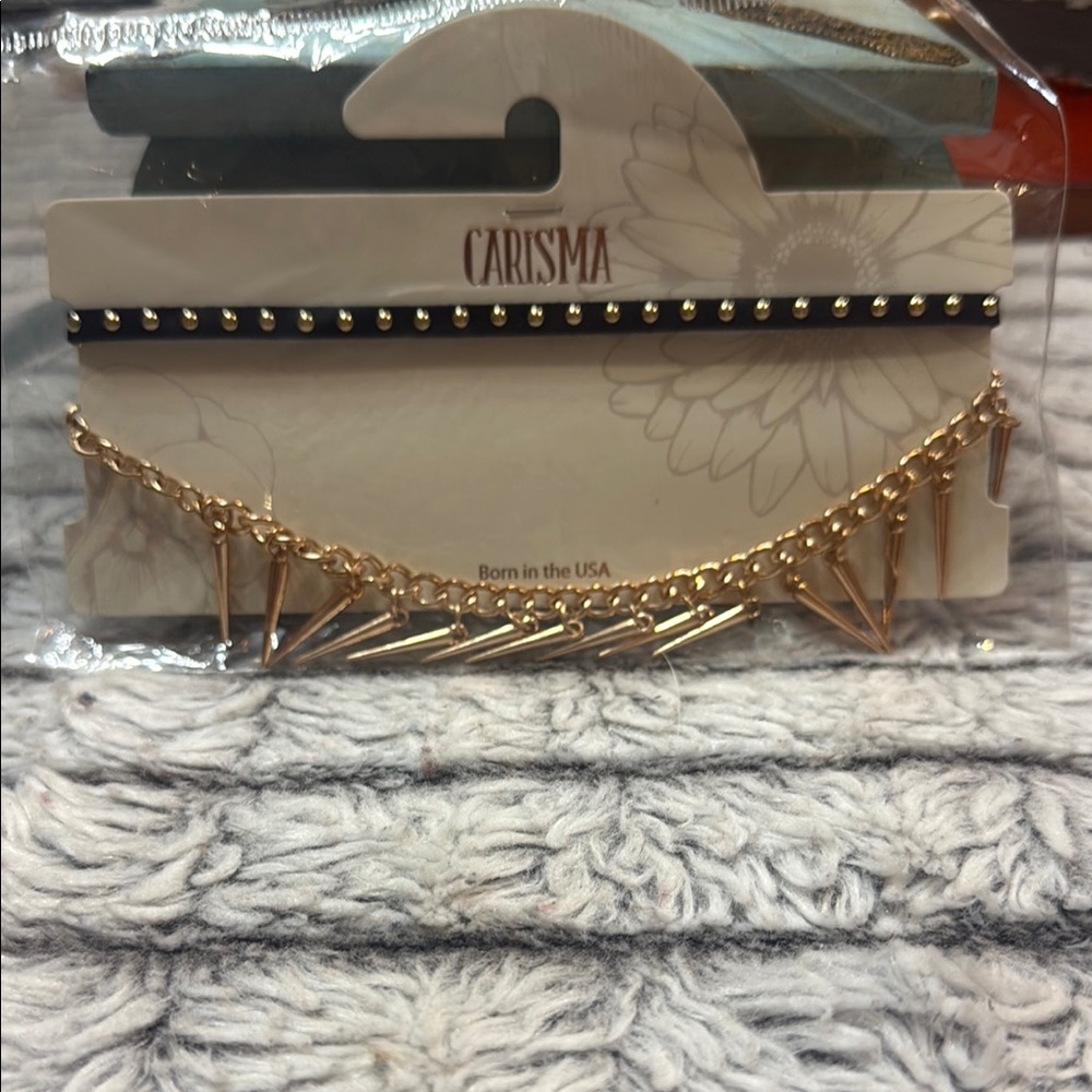 🌸 4 for $10 NWT  Carisma Black and Gold Choker & Necklace Set
